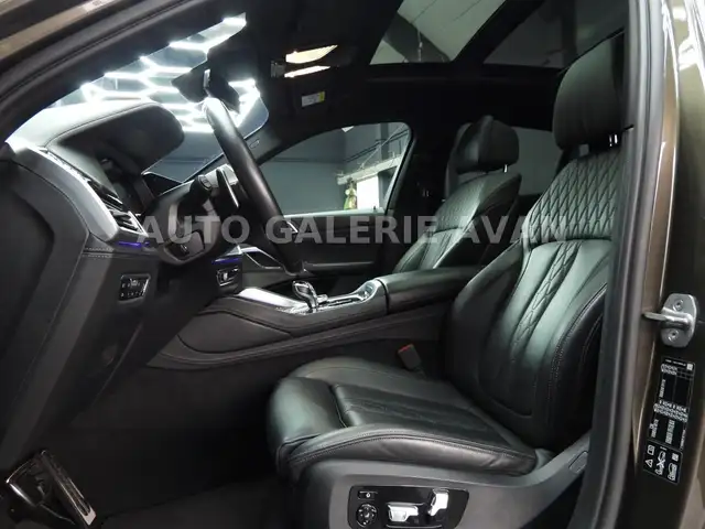 BMW X6 view 10