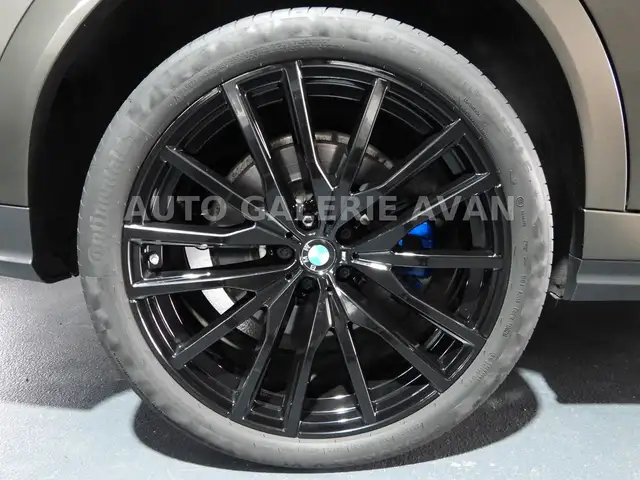 BMW X6 view 26