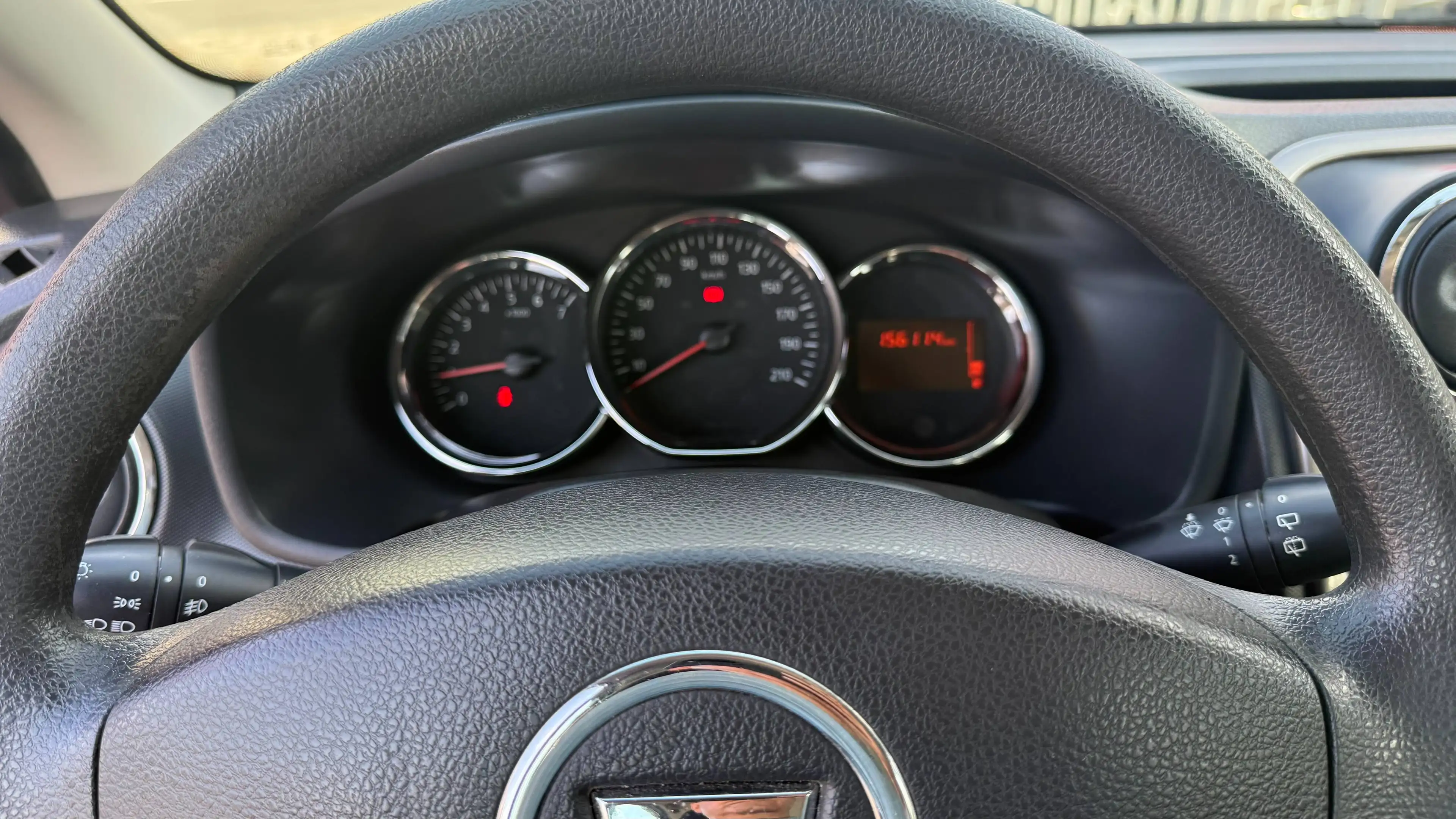 Dacia Logan Essentiel 2.HAND KLIMA MOTORLEISTUNG 47512 KM ZAHNRIEM NEU TÜV NEU — photo 12