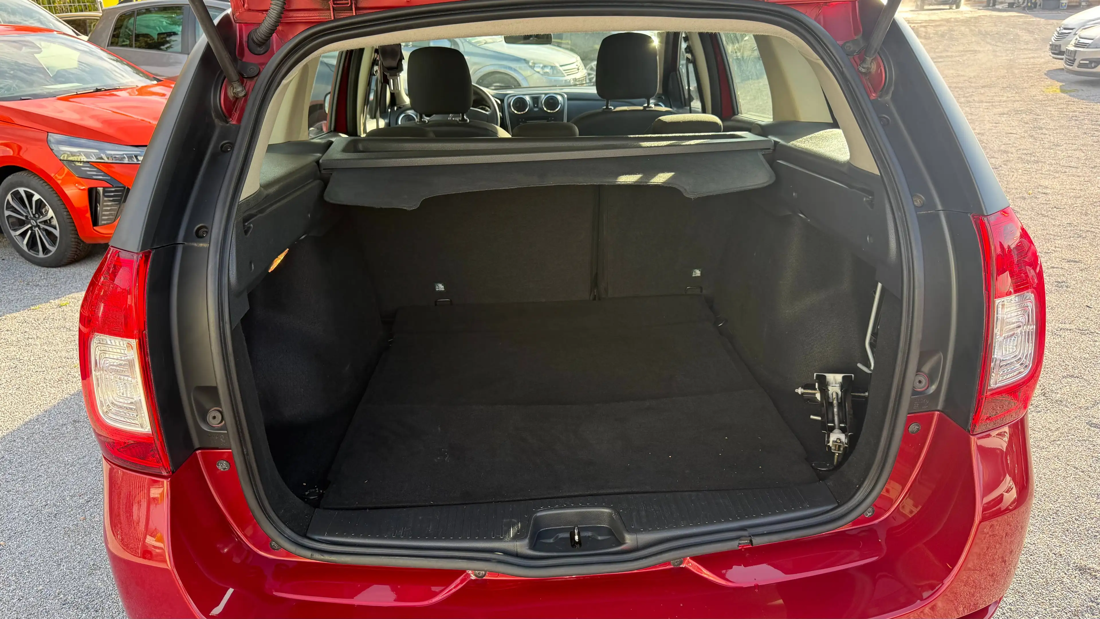 Dacia Logan Essentiel 2.HAND KLIMA MOTORLEISTUNG 47512 KM ZAHNRIEM NEU TÜV NEU — photo 13