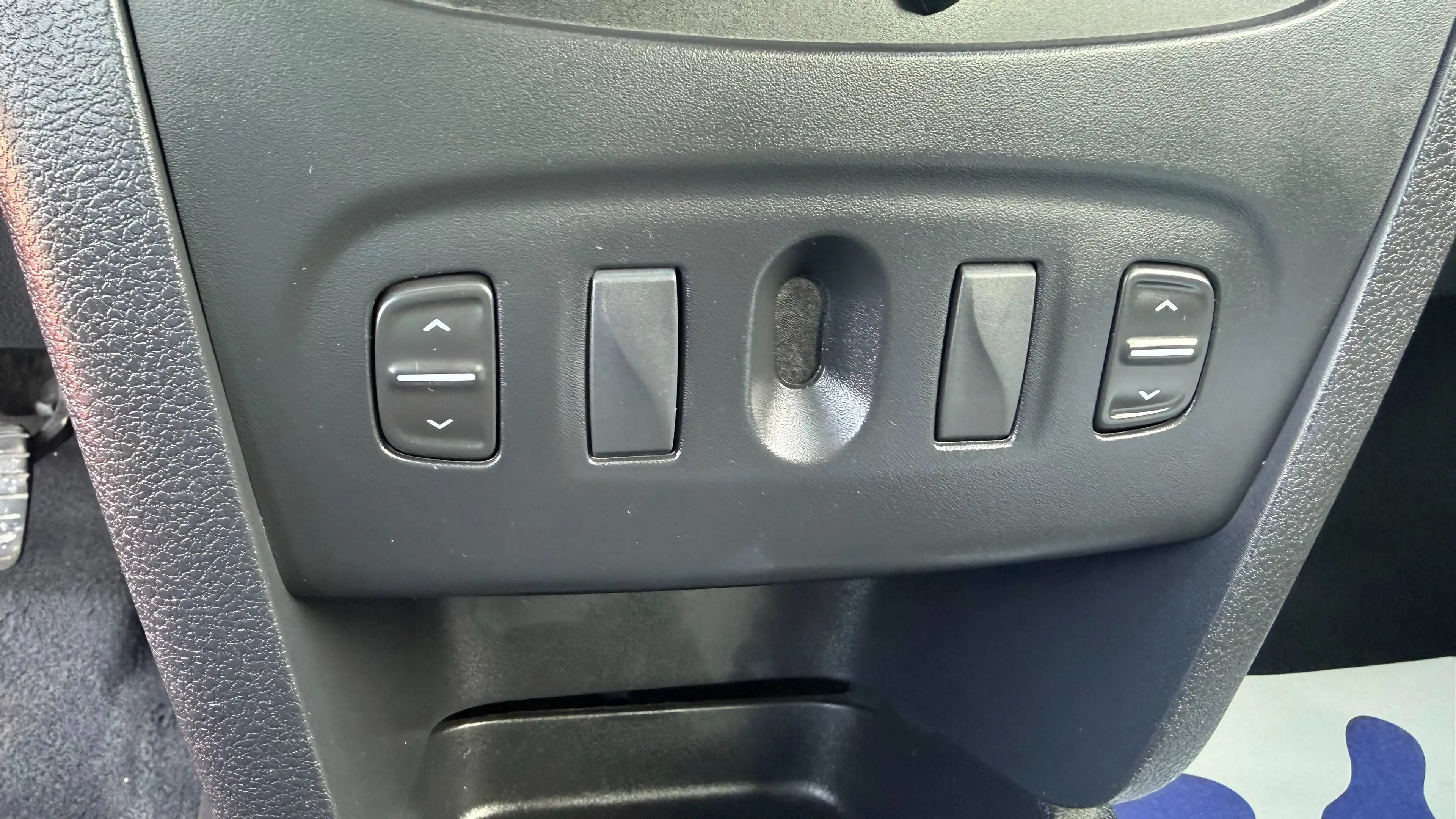 Dacia Logan Essentiel 2.HAND KLIMA MOTORLEISTUNG 47512 KM ZAHNRIEM NEU TÜV NEU — photo 10