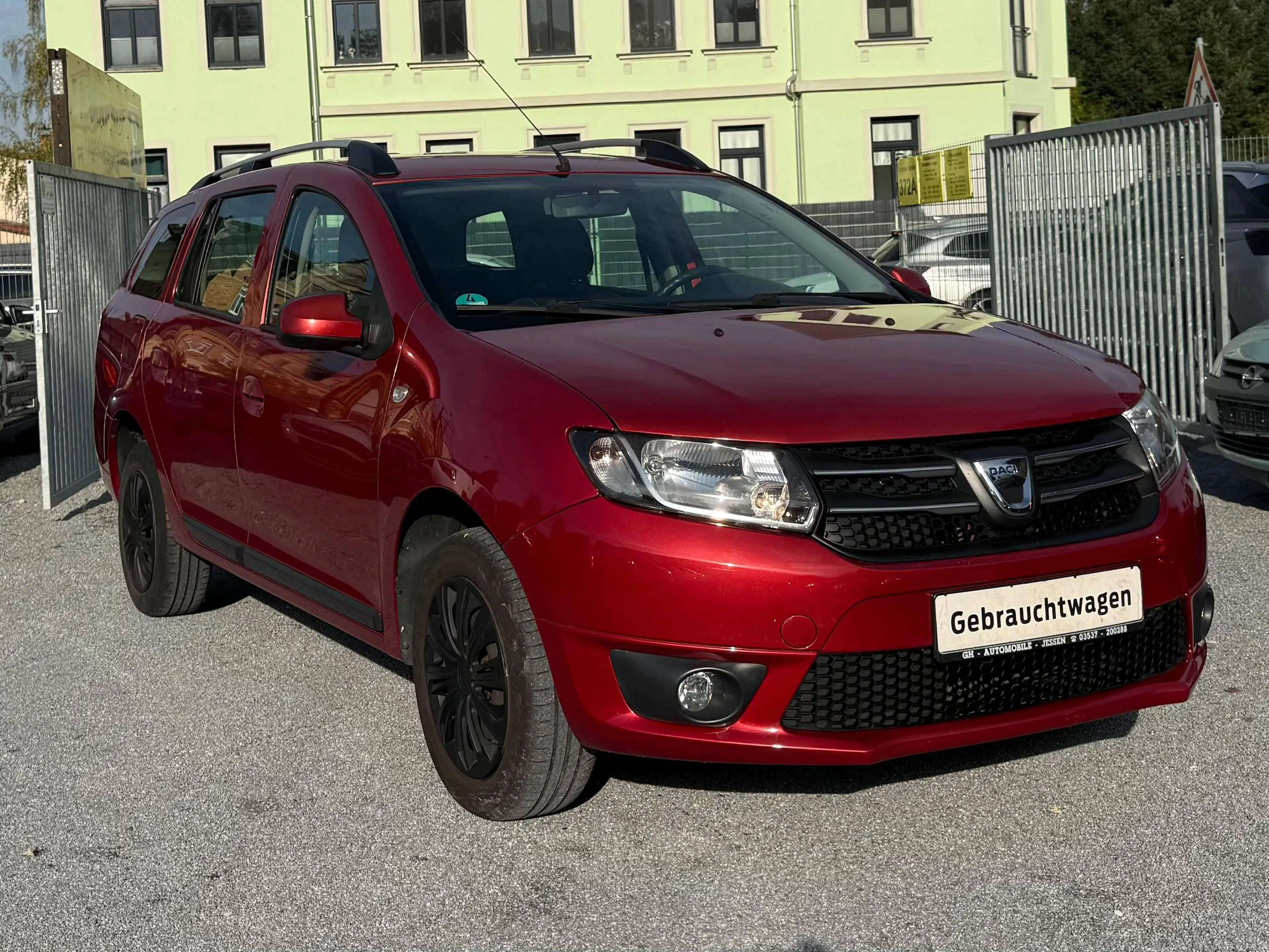 Dacia Logan Essentiel 2.HAND KLIMA MOTORLEISTUNG 47512 KM ZAHNRIEM NEU TÜV NEU