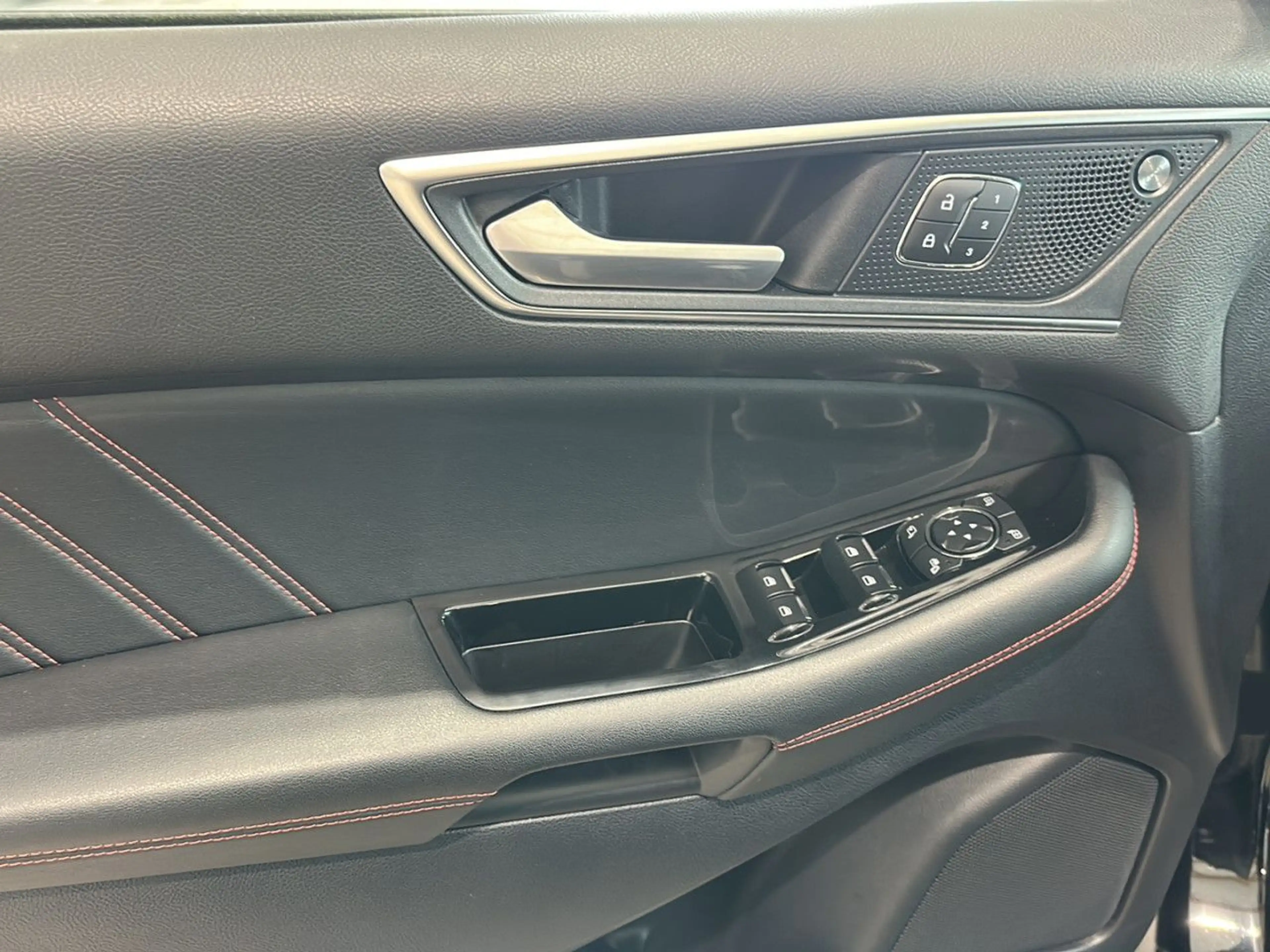 Ford Edge ST-Line 4x4 Bluetooth Navi LED Klima — photo 7
