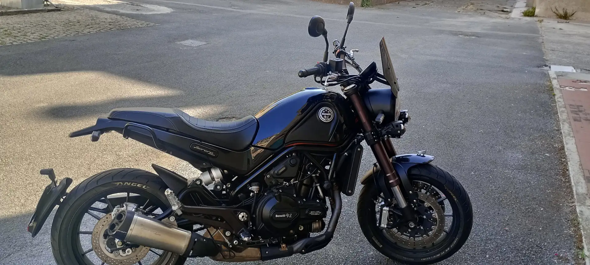 Benelli Leoncino Zwart - 2