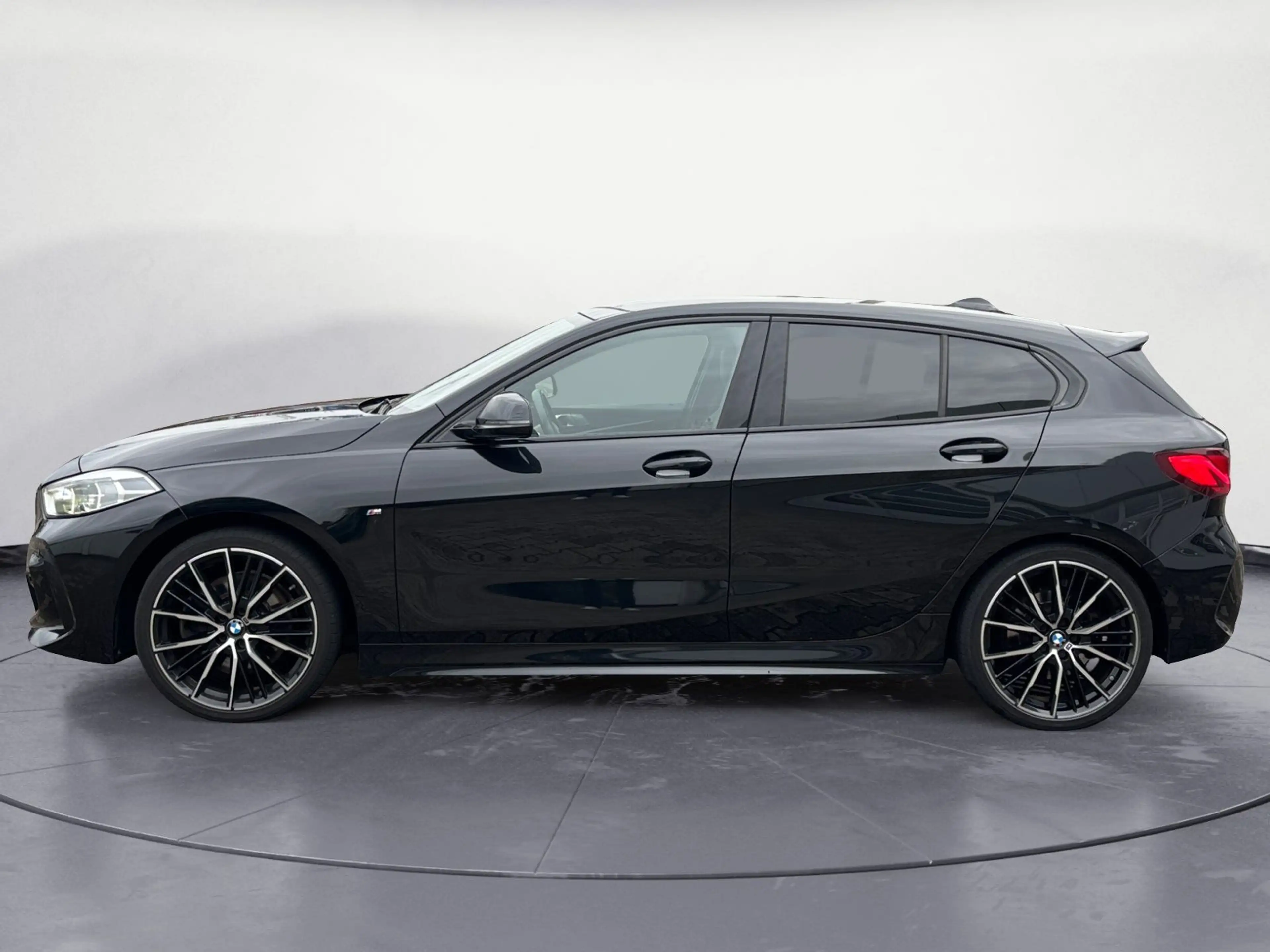 BMW 120 d xDrive M Sport Sport Aut. Klimaaut. PDC — photo 4