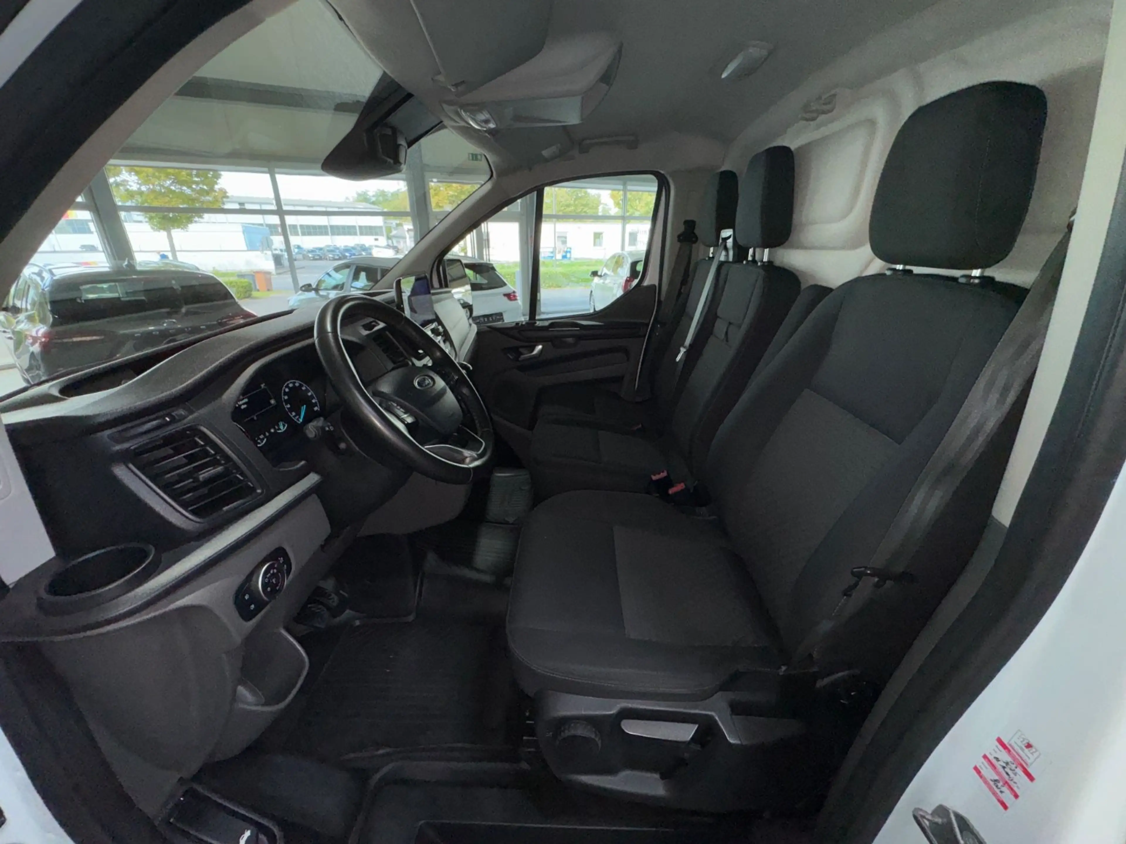 Ford Transit Custom 2.0D 340 L1 AHK Navi RfK Winter — photo 11