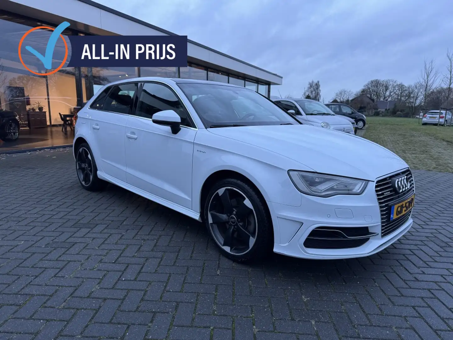 Audi A3 Sportback 1.4 e-tron Amb. PL+ Weiß - 1
