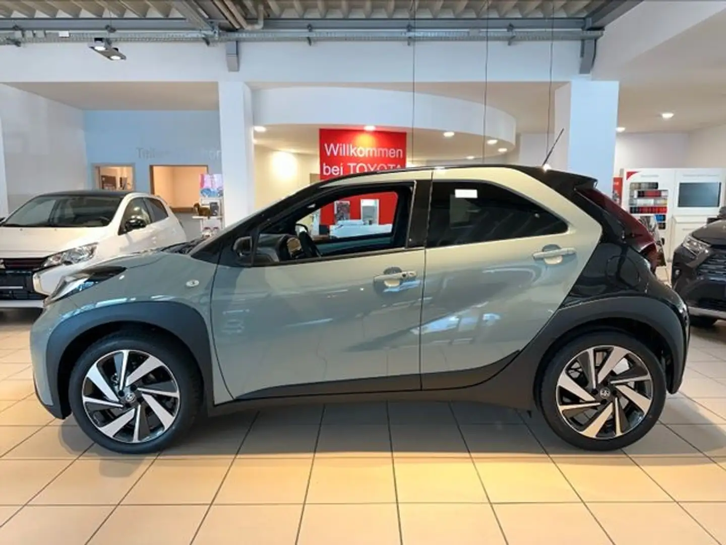 Toyota Aygo X Explore (Kamera, Apple Carplay) Grün - 2