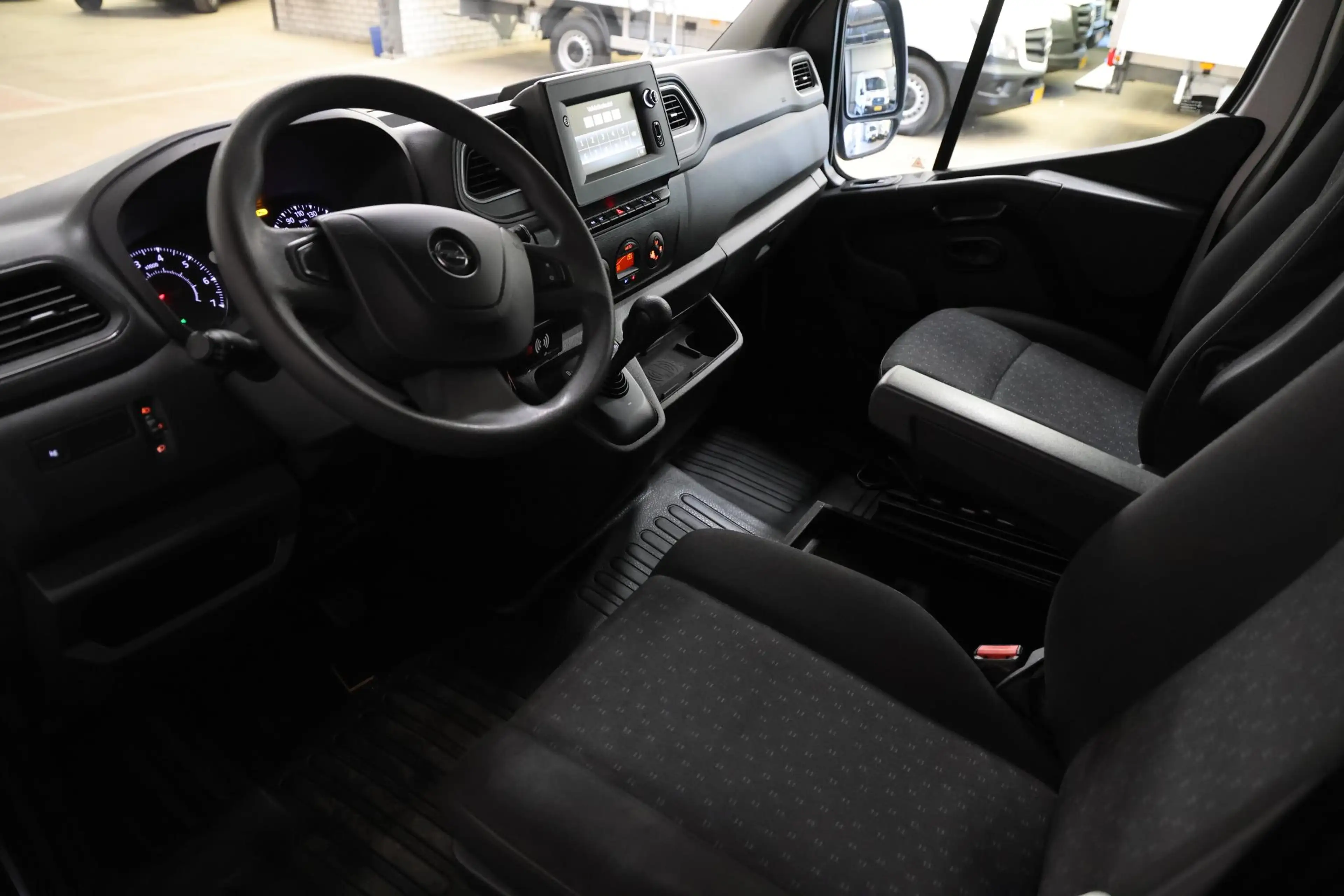 Opel Movano 2.3 Turbo 180PK L1H2 AUTOMAAT — photo 11