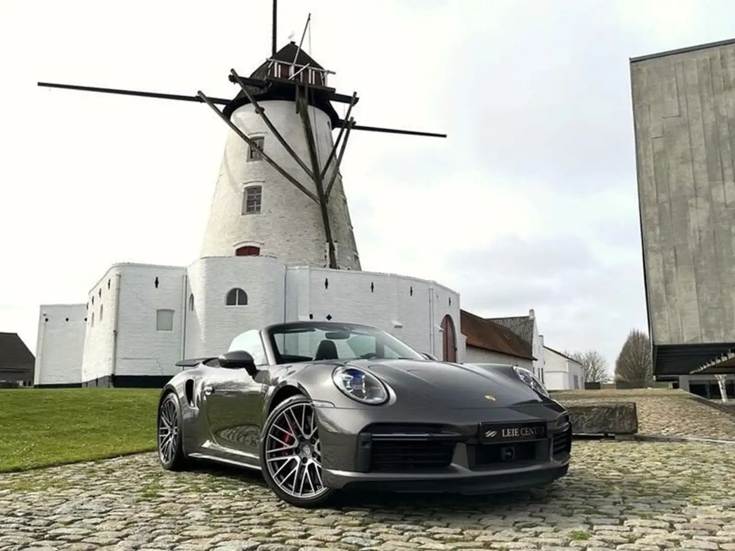 Porsche 992 Porsche 992 Turbo Gris - 1