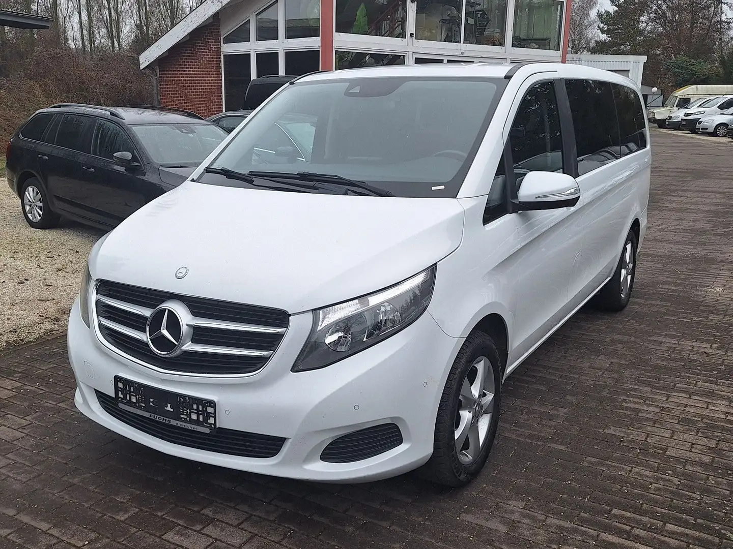 Mercedes-Benz V 250 V250d BT EDITION 4MATIC lang Standheizung 8 Sitz Weiß - 1