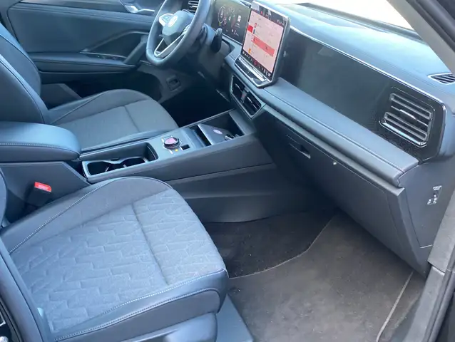 Volkswagen Tiguan view 18