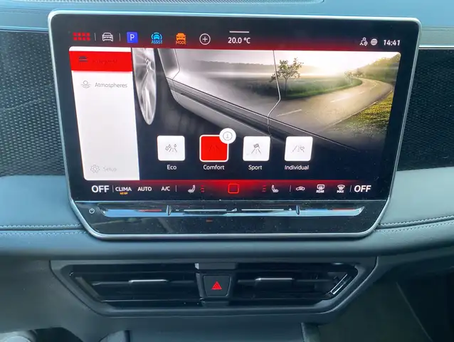 Volkswagen Tiguan view 12