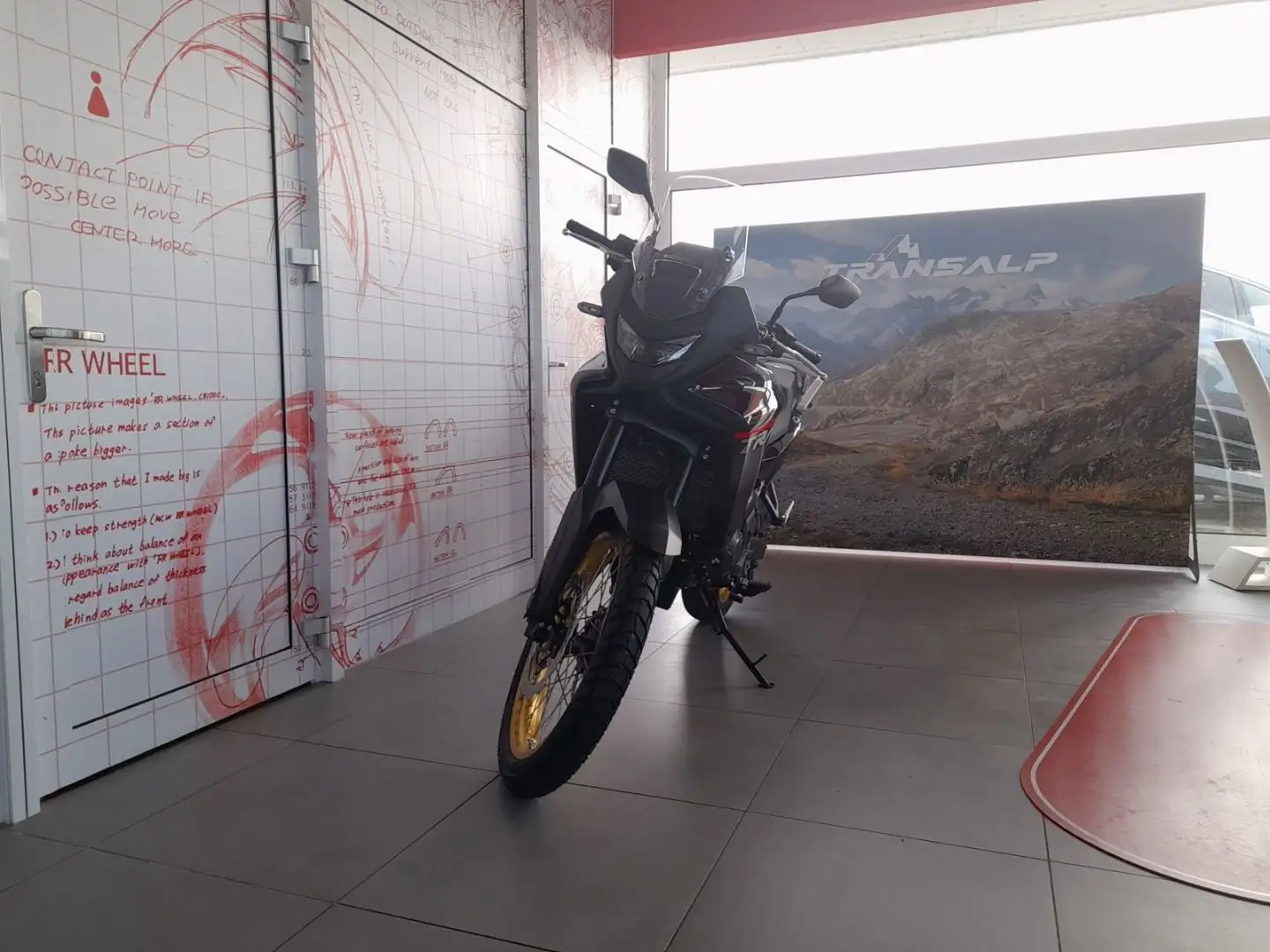 Honda XL 750 Transalp Noir - 2