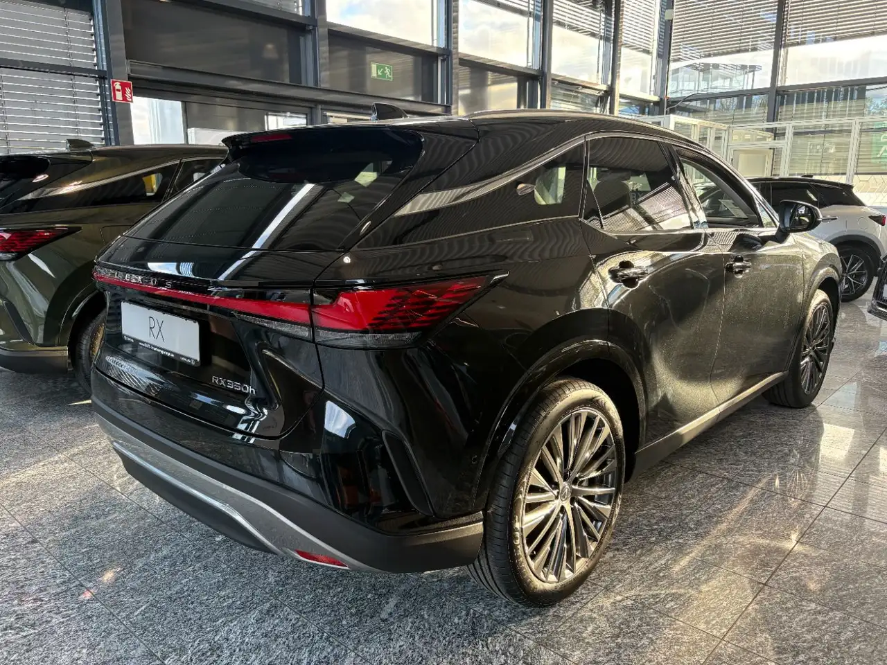 Lexus RX 350 h E-Four Luxury Line LED, Navi 3