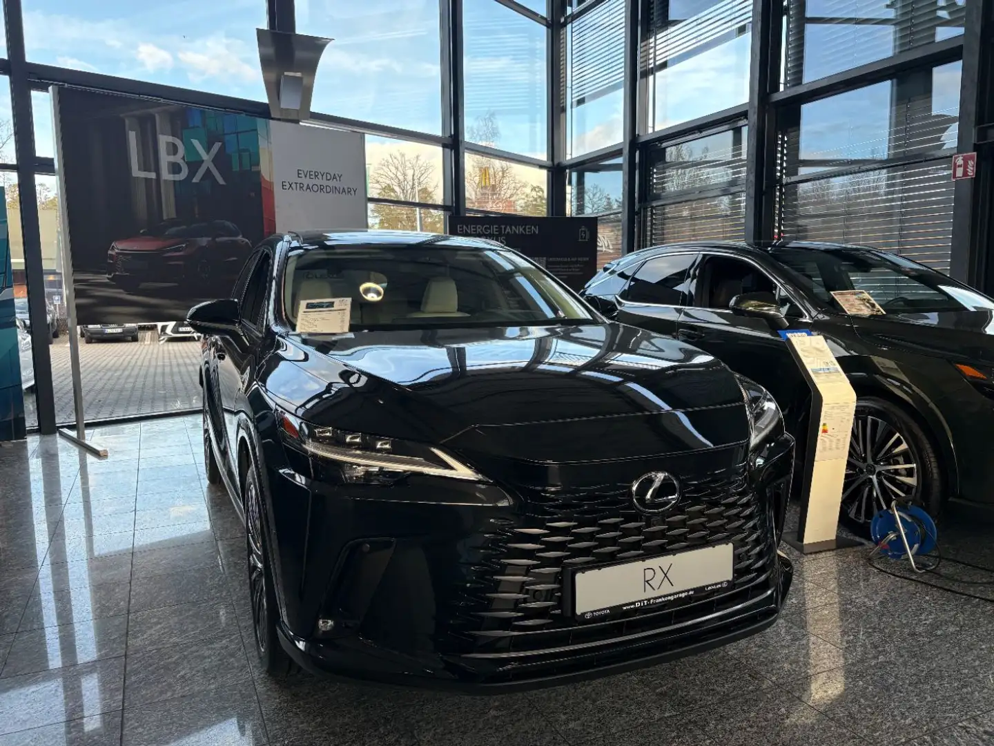 Lexus RX 350 h E-Four Luxury Line LED, Navi Schwarz - 2