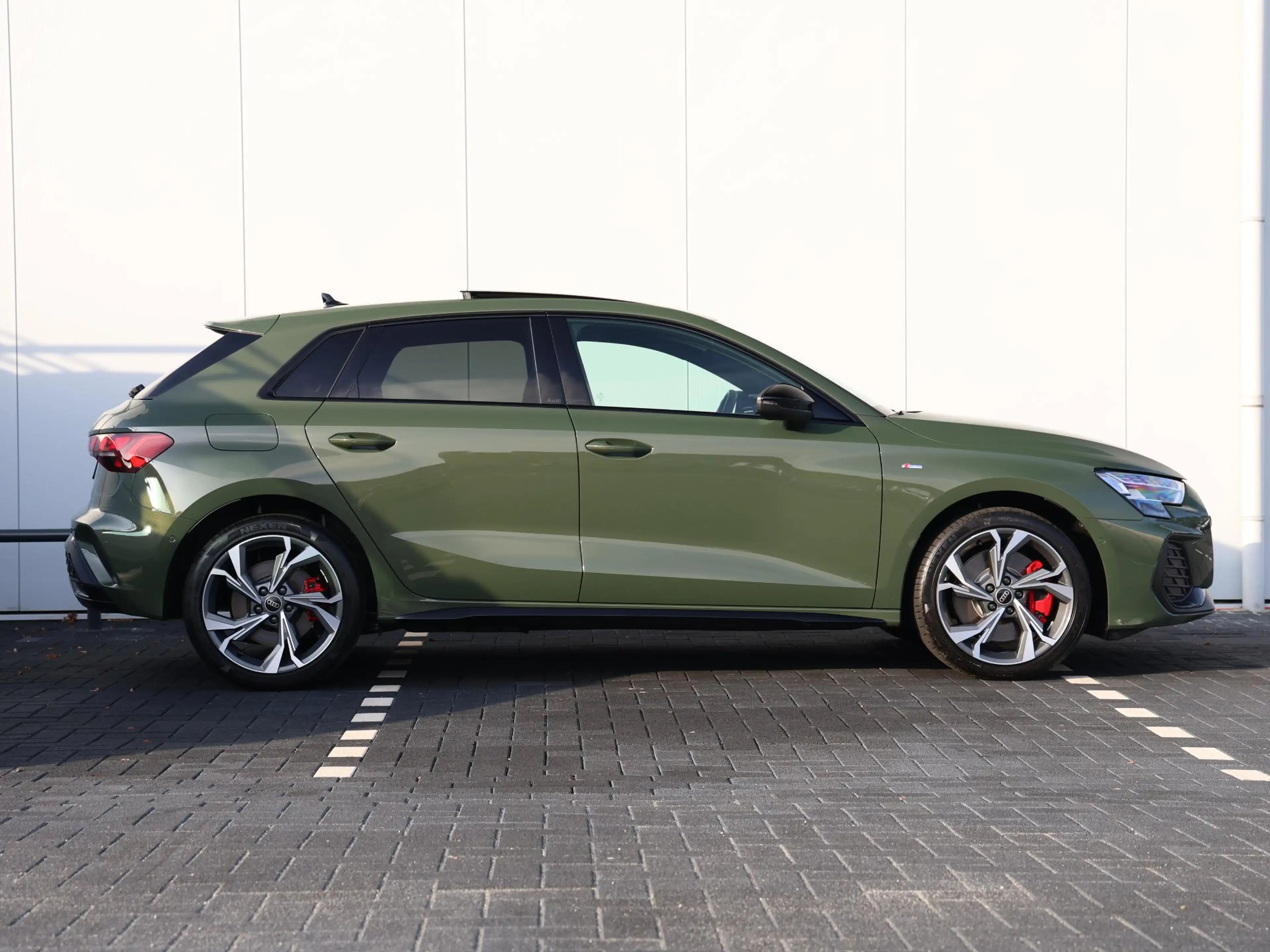 Audi A3 Sportback 45 TFSI e S edition Competition | Panora — photo 2
