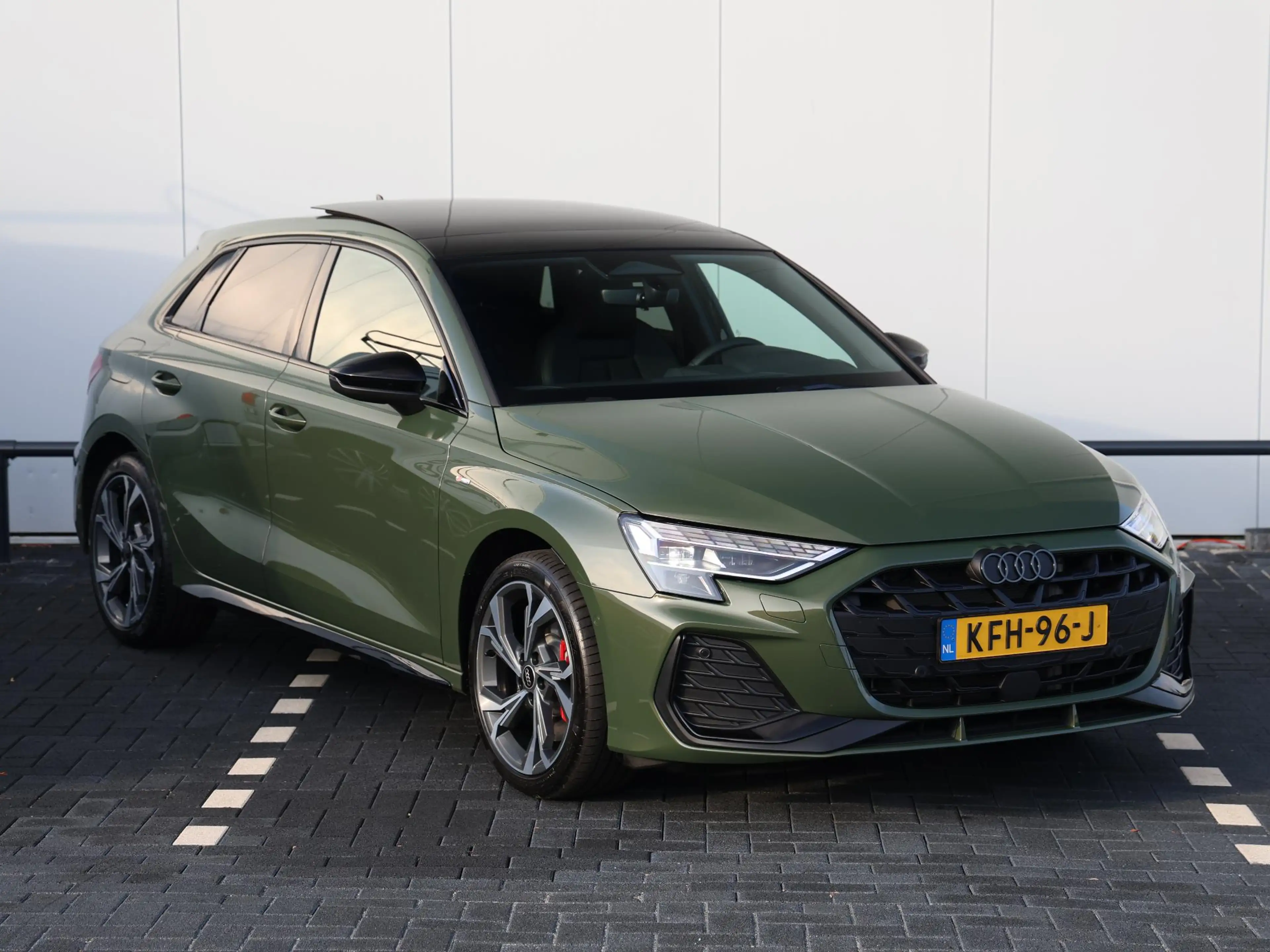 Audi A3 Sportback 45 TFSI e S edition Competition | Panora — photo 3