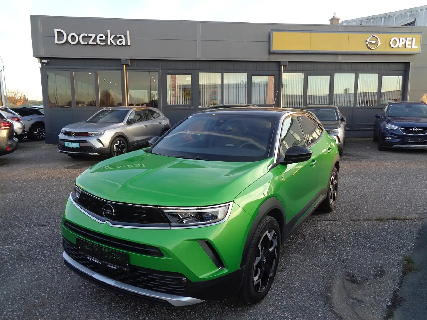 Opel Mokka-E Mokka-e Elektromotor 50kWh Euro6d -1Phasig 100 ... Grün - 1