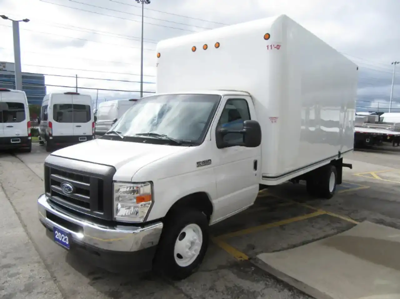 Ford E-450 photo Ford E-450