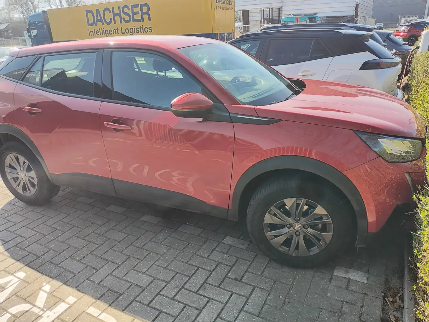 Peugeot 2008 1.2 PureTech Active | Achterbank in delen neerklap Rood - 2