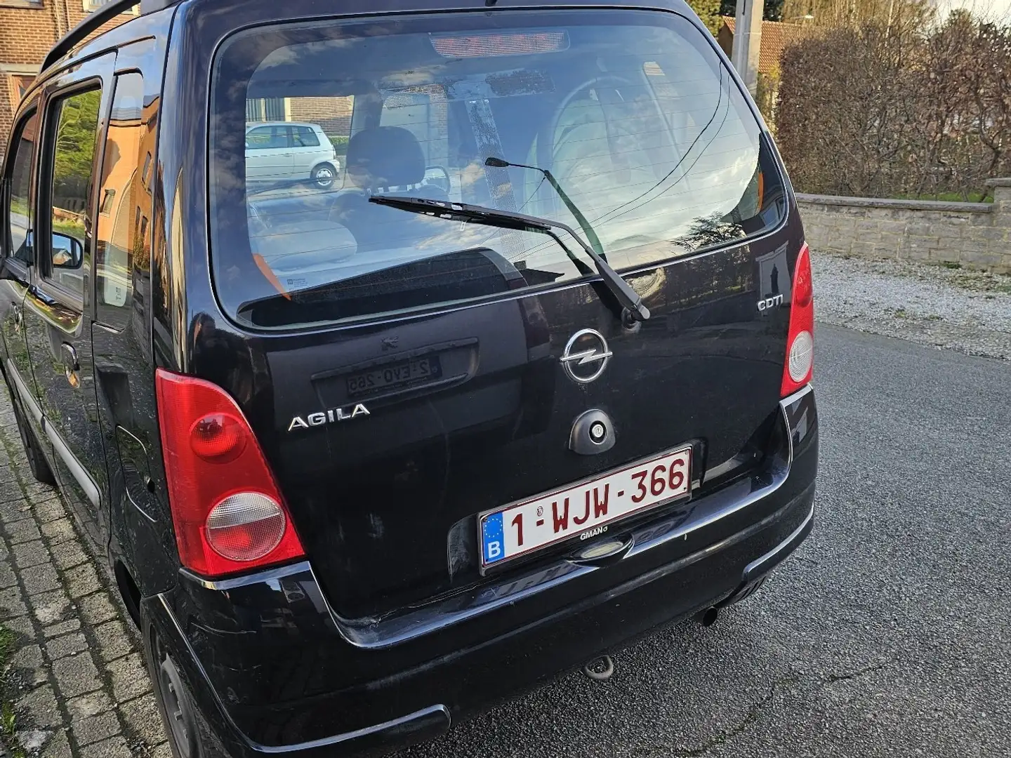 Opel Agila 1.3 DT CDTi 16v Enjoy Czarny - 2