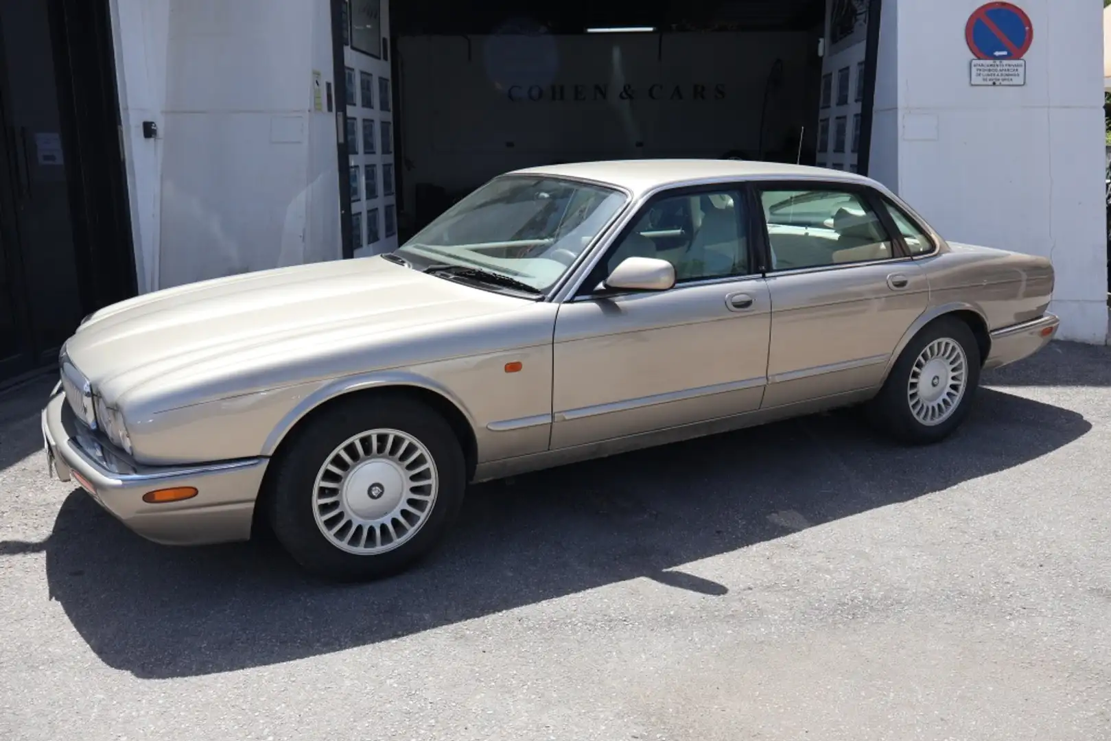 Jaguar XJ XJ8 3.2 Executive Beige - 2