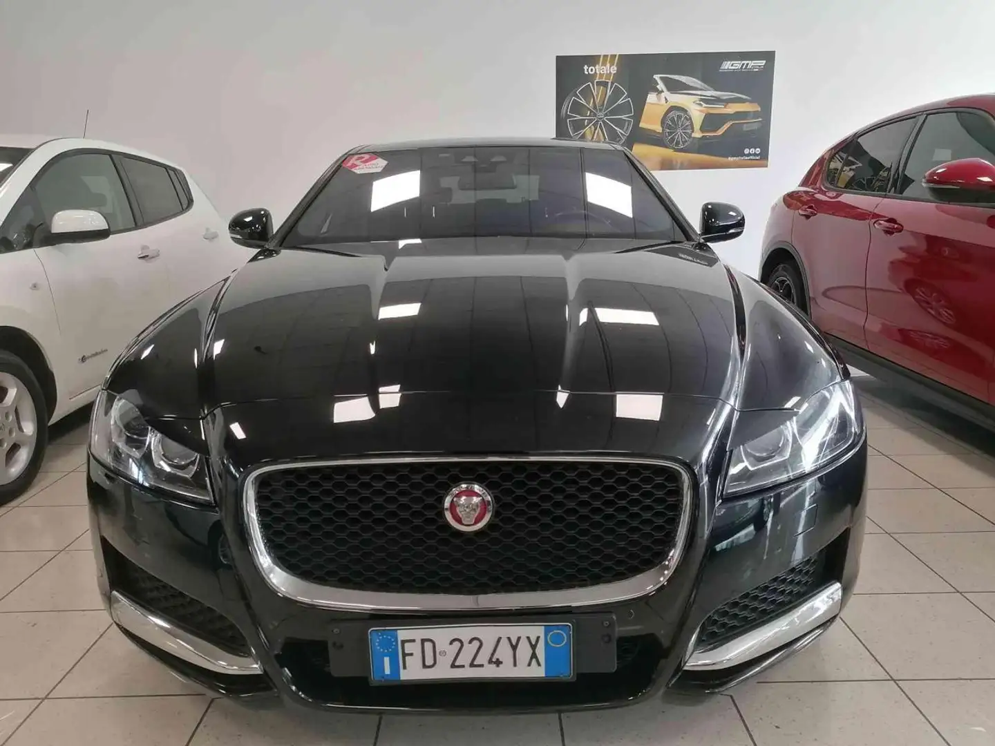 Jaguar XF 2.0 D 180 CV aut. Prestige GUARDA IL VIDEO !! Nero - 1