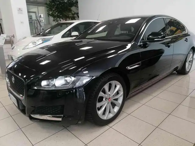 Jaguar XF 2.0 D 180 CV aut. Prestige GUARDA IL VIDEO !!