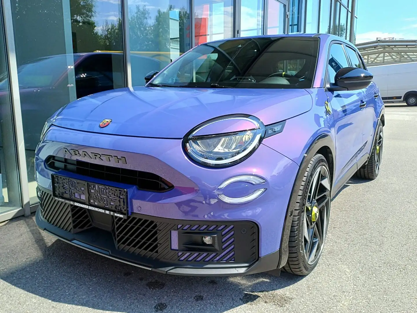 Abarth 600e 54kWh Scorpionissima Violett - 2