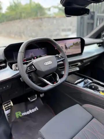 Audi Q3 view 6