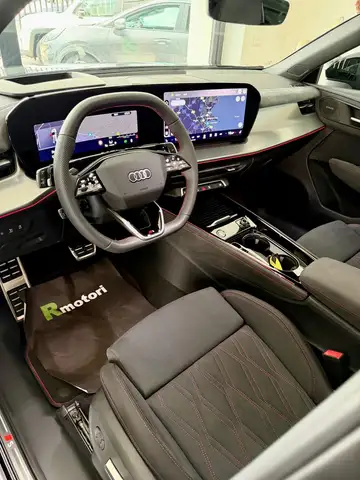 Audi Q3 view 7