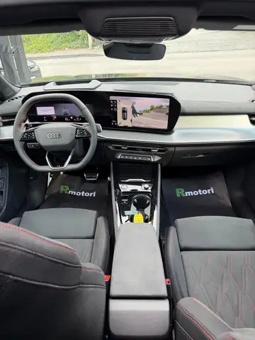 Audi Q3 view 4