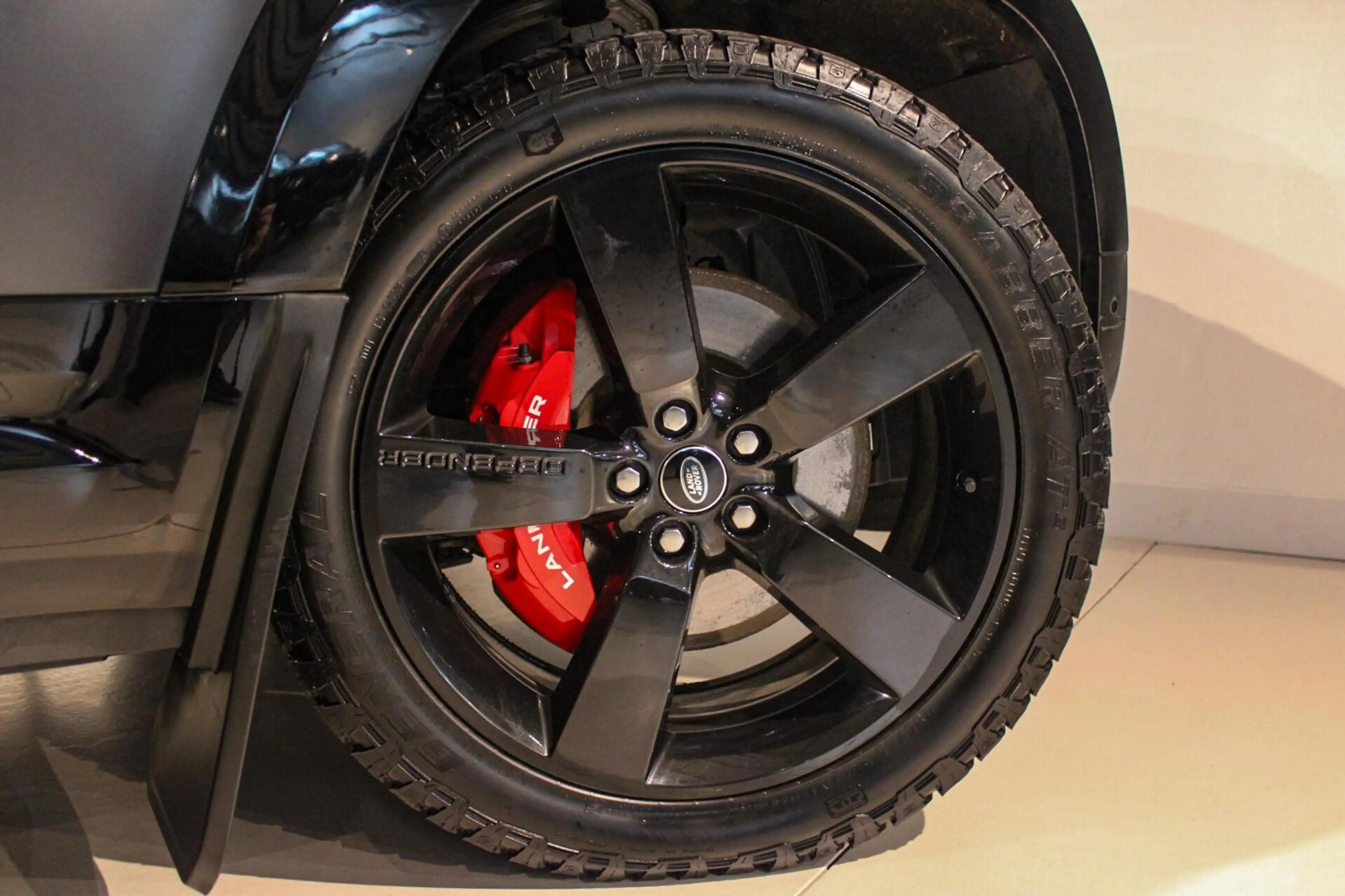 Land Rover Defender 5.0 P525 110 V8 Grijs Kenteken — photo 7