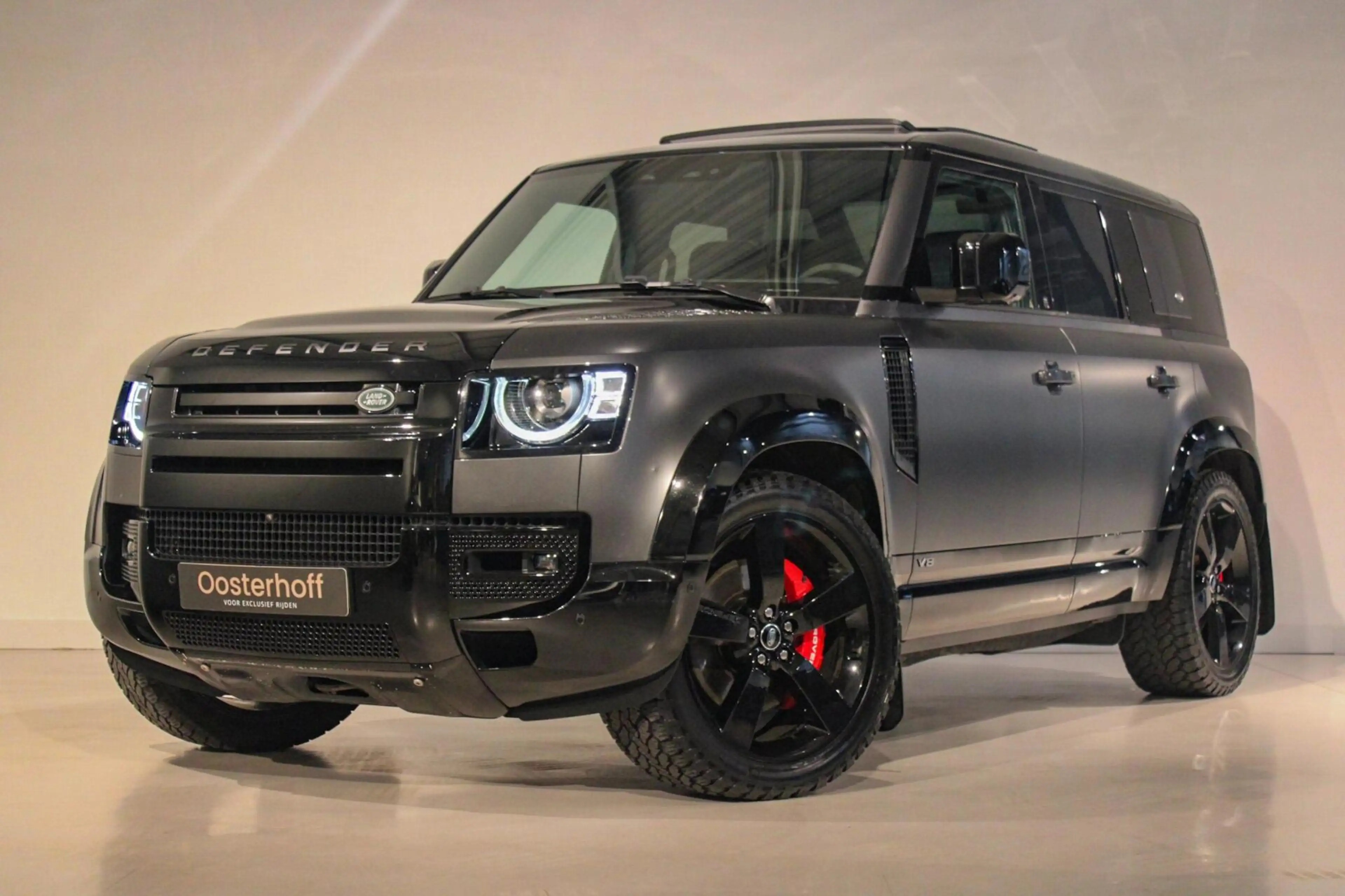 Land Rover Defender 5.0 P525 110 V8 Grijs Kenteken