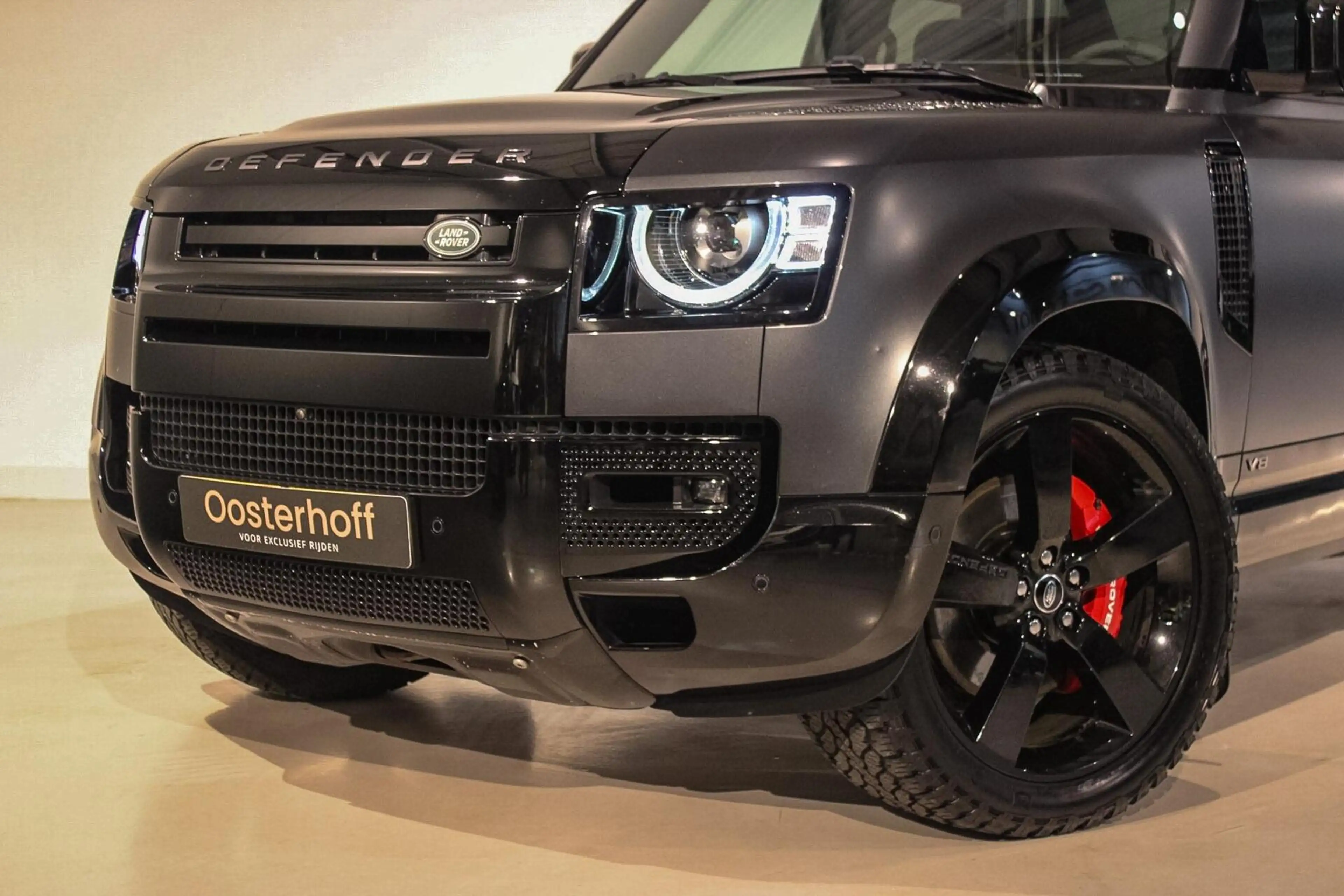 Land Rover Defender 5.0 P525 110 V8 Grijs Kenteken — photo 16