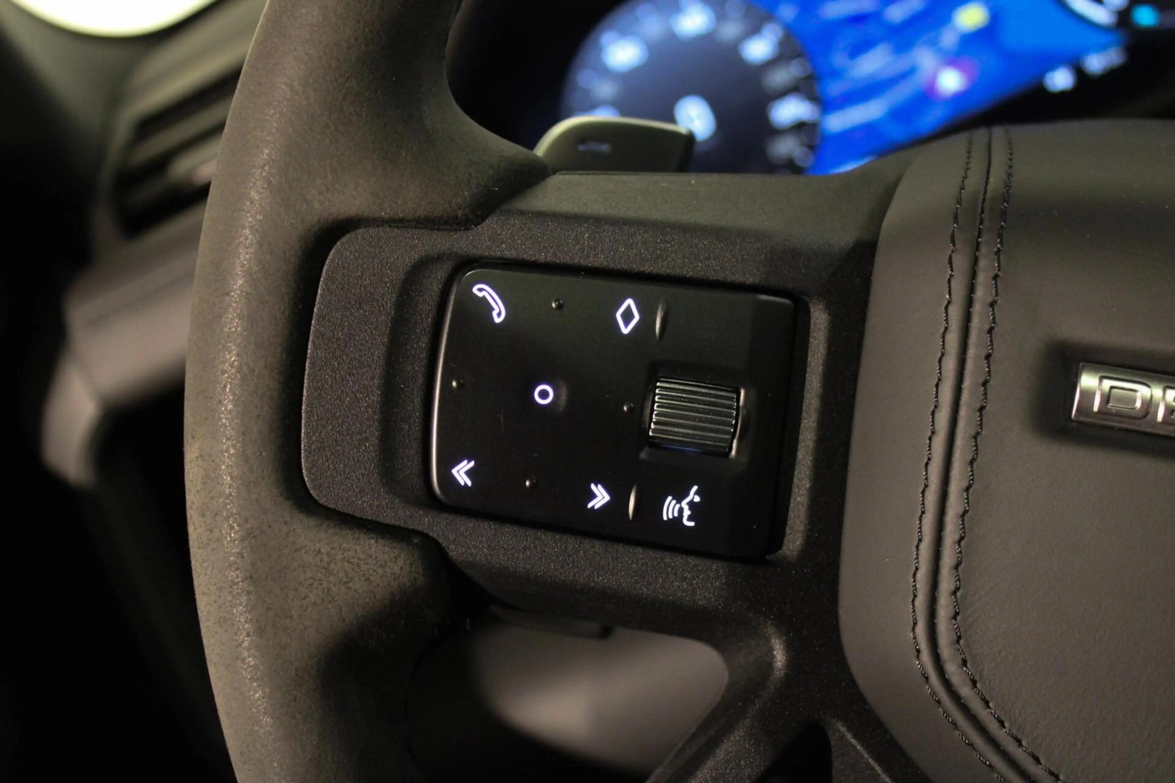 Land Rover Defender 5.0 P525 110 V8 Grijs Kenteken — photo 25