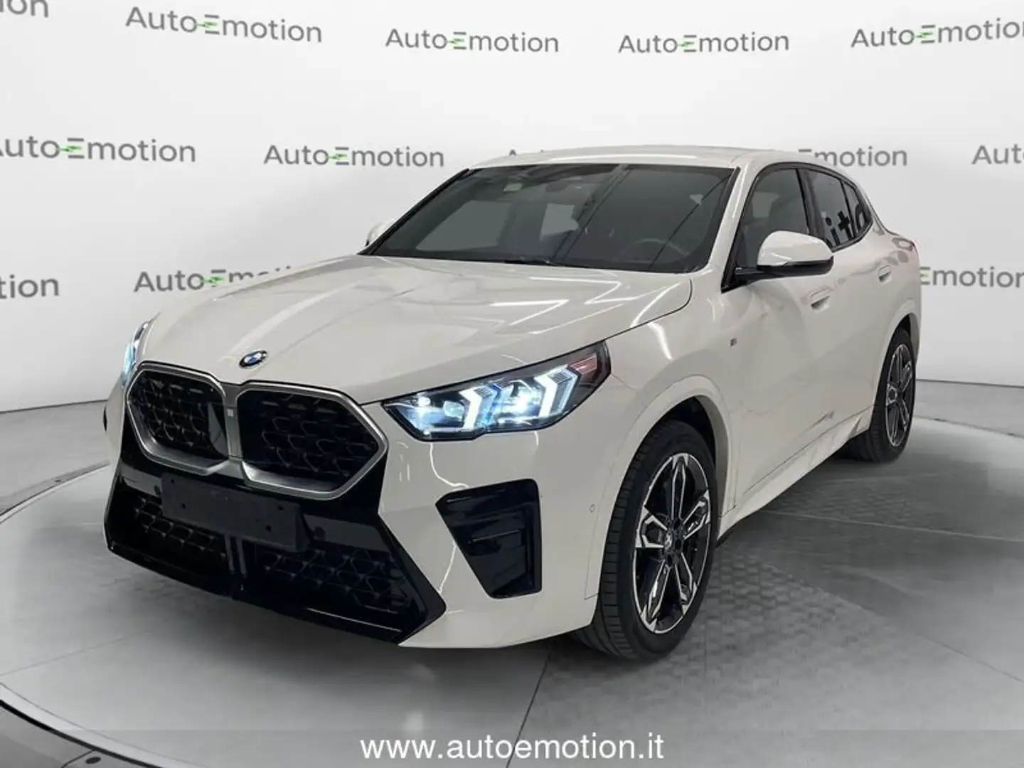 BMW X2 sDrive 18d Msport Bílá - 1