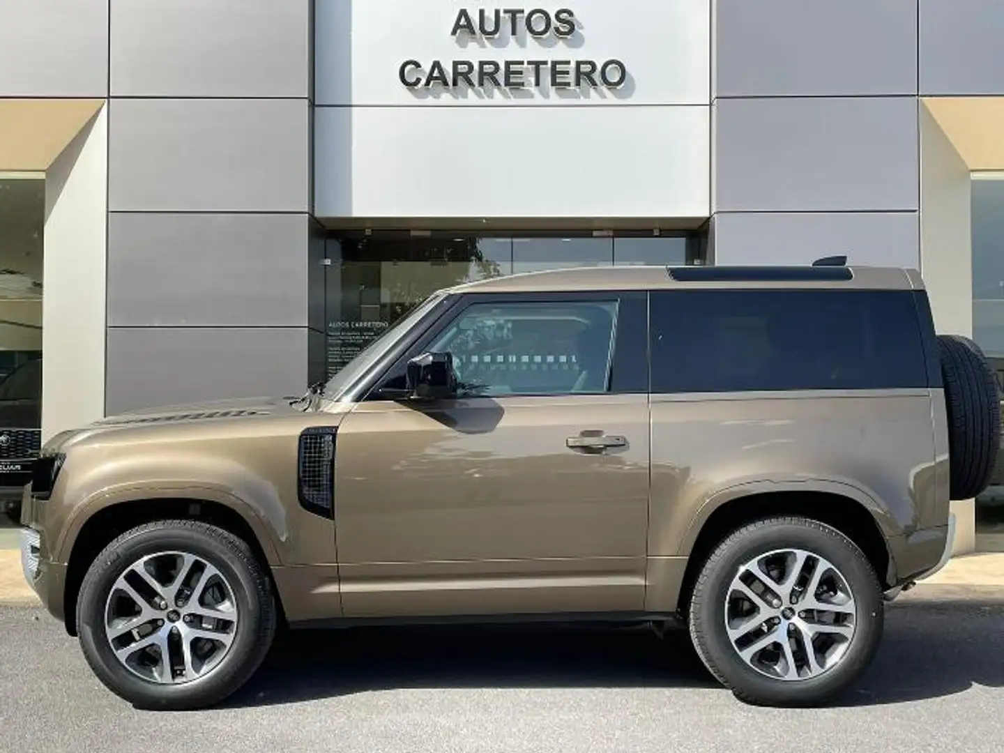 Land Rover Defender 90 3.0 I6 MHEV XS Edition AWD Aut.400 Marrón - 2