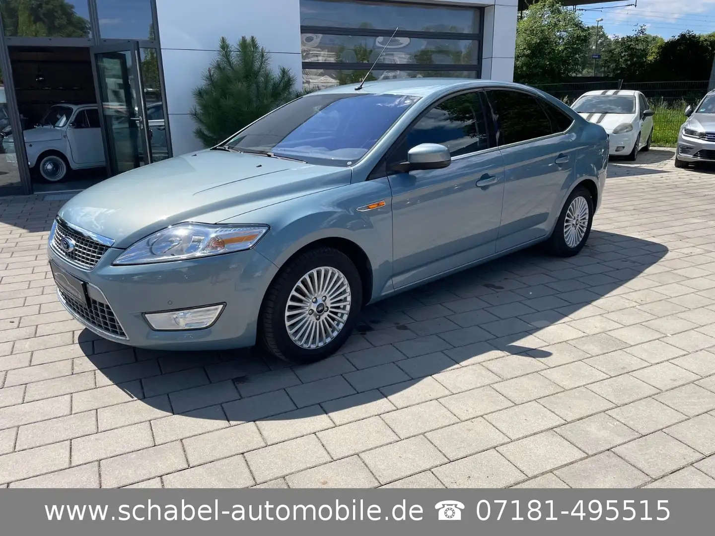 Ford Mondeo 2.0i Titanium Klimaaut. Sitzhzg+Lüft. AHK Grey - 1