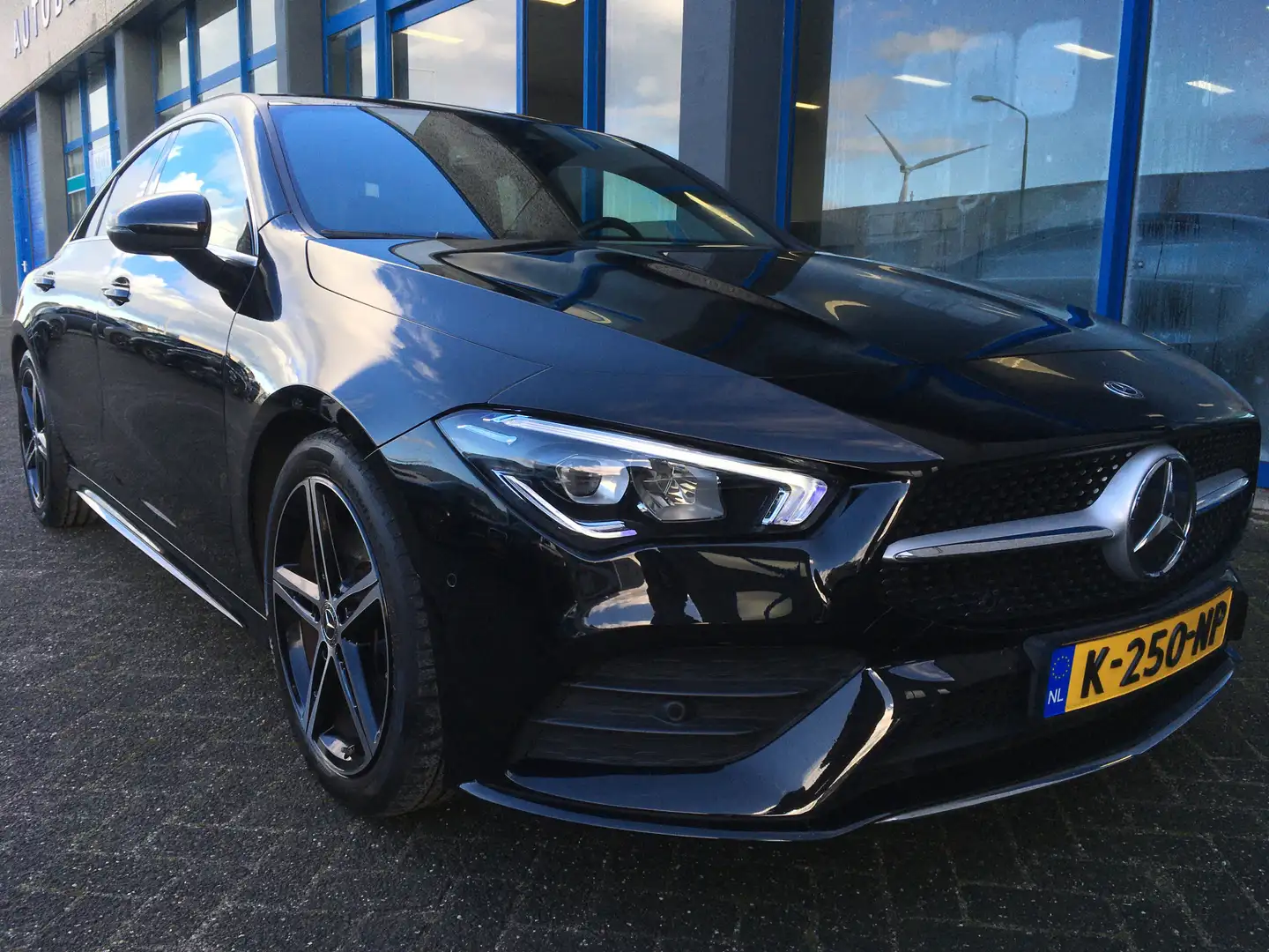 Mercedes-Benz CLA 200 AMG Line sfeer Noir - 1