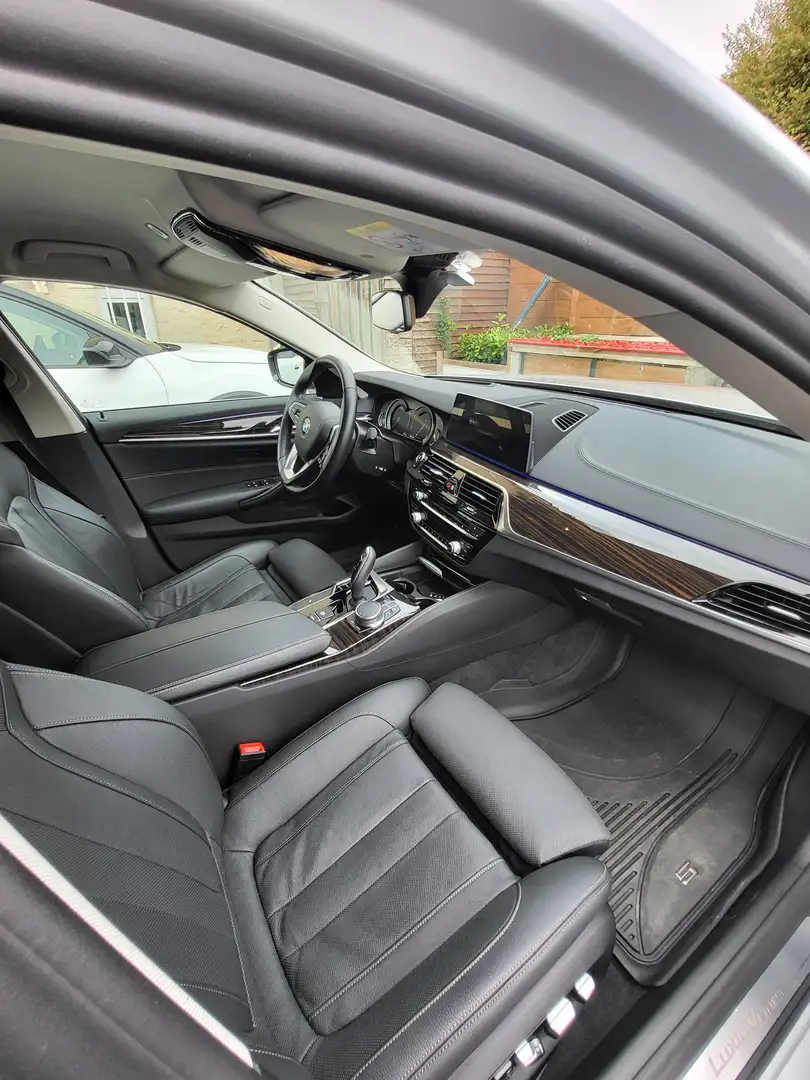 BMW 540 540i xDrive 340 ch BVA8 Luxury Gris - 2