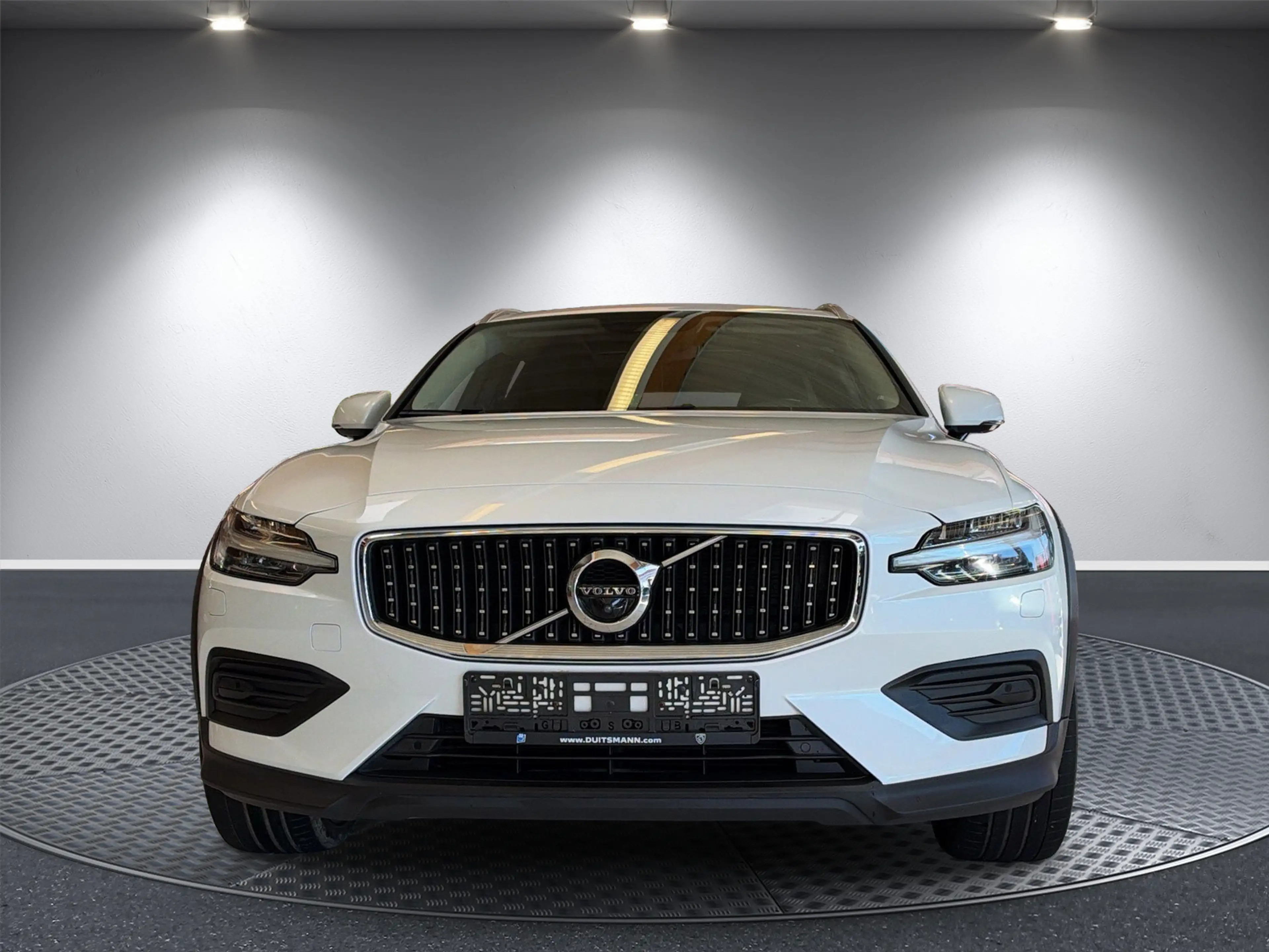 Volvo V60 Pro AWD-AHK schwenk- Panodach- elek.Heckdeckel — photo 8