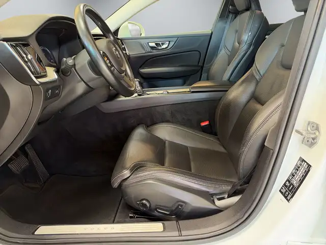 Volvo V60 view 11