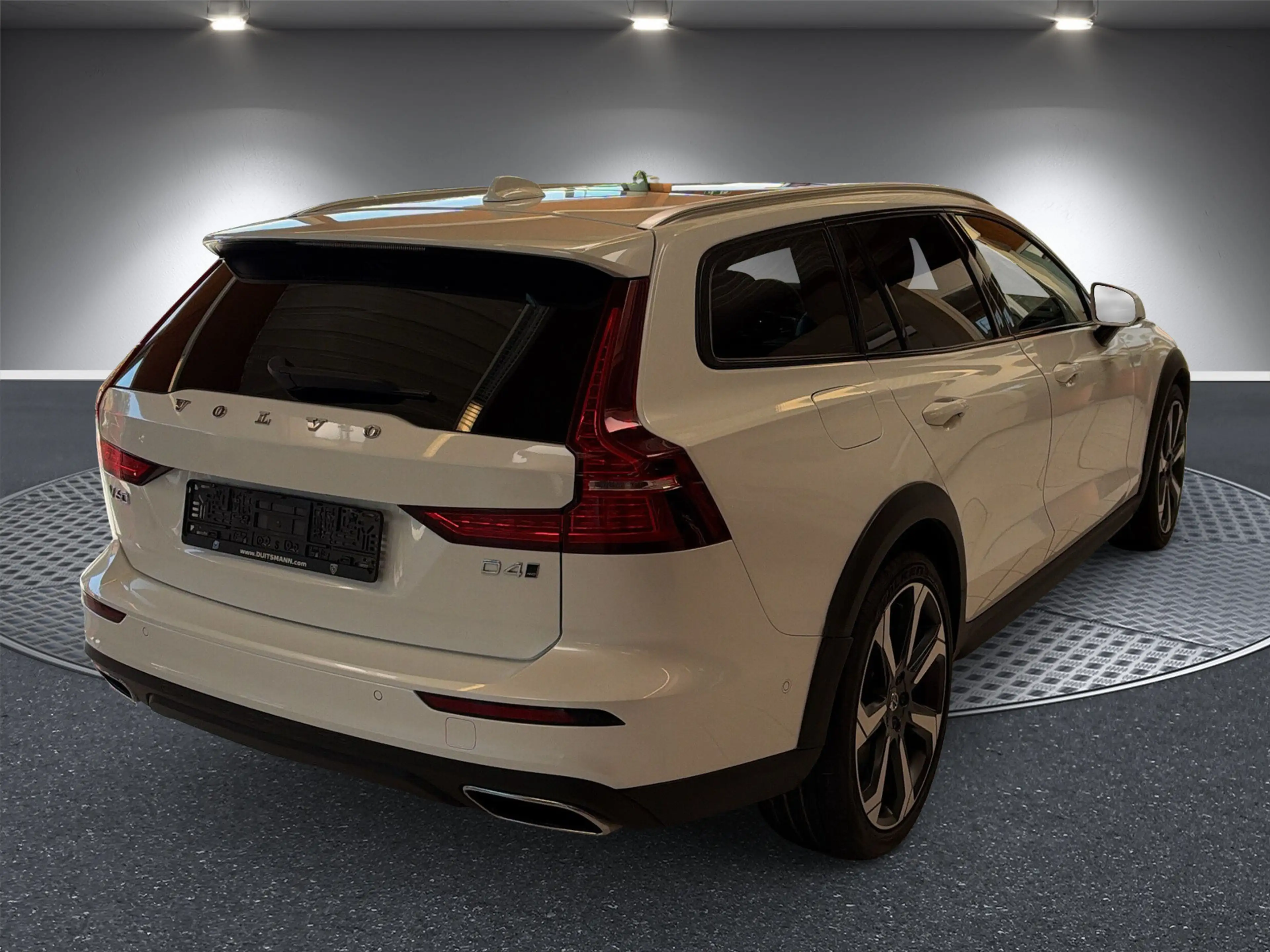 Volvo V60 Pro AWD-AHK schwenk- Panodach- elek.Heckdeckel — photo 5