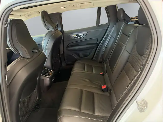 Volvo V60 view 12