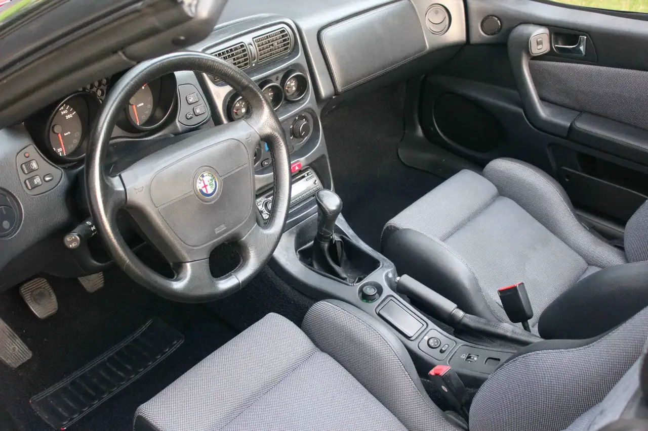 Alfa Romeo Spider 916, foto 6