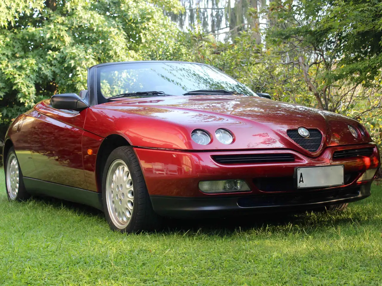 Alfa Romeo Spider 916, foto 1