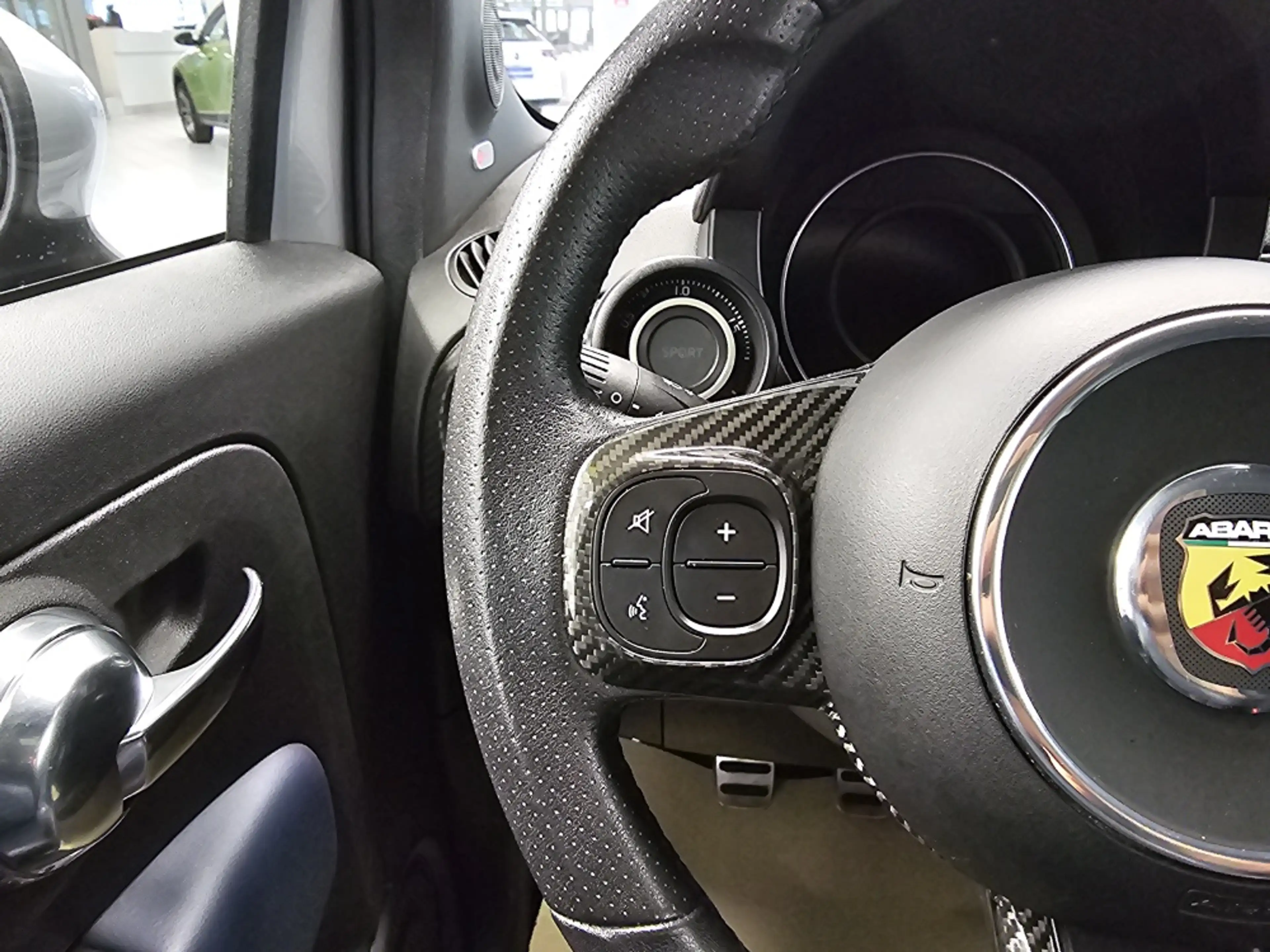 Abarth 695 Rivale Leder,Navi,App-Connect,SH,LED,PDC — photo 15