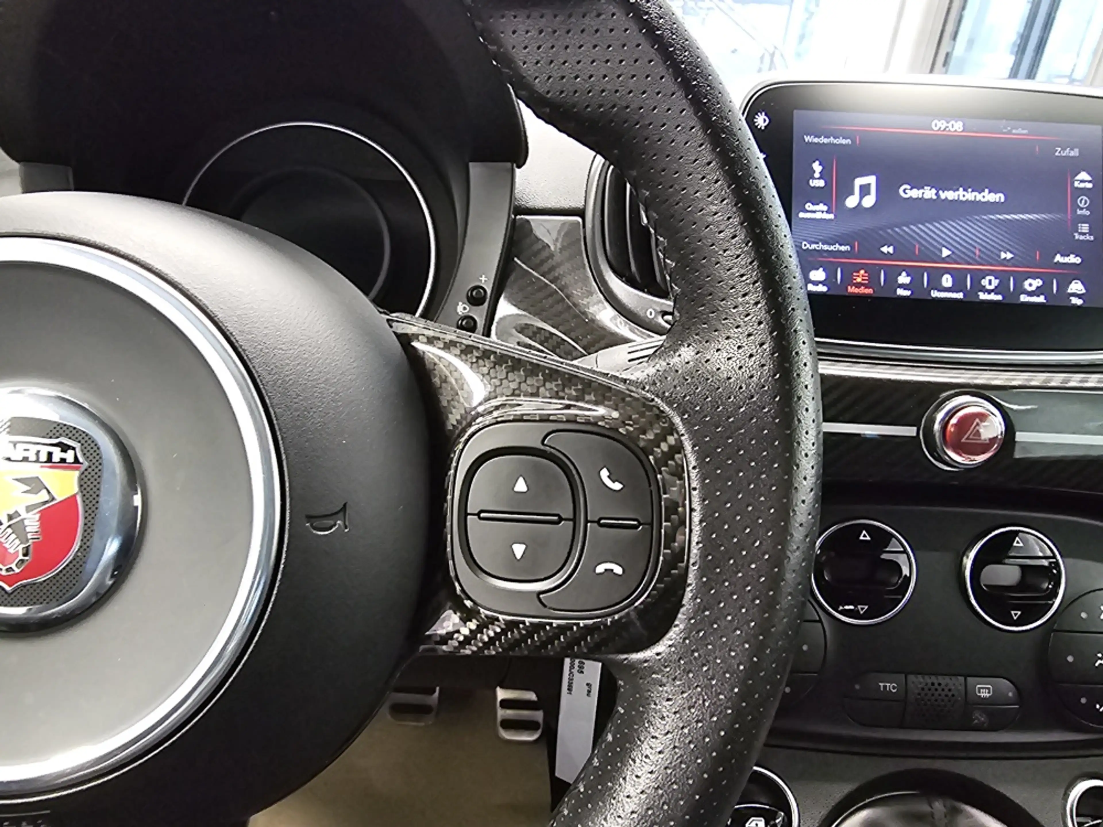 Abarth 695 Rivale Leder,Navi,App-Connect,SH,LED,PDC — photo 14